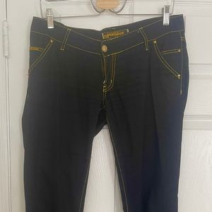 🔅 In good, gently used condition with no rips, stains, tears or pilling . 👖